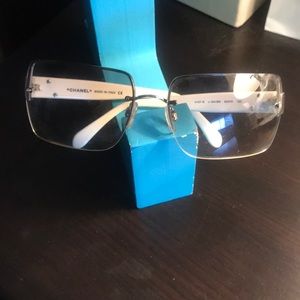 💄Authentic Chanel sunglasses /from another Posher